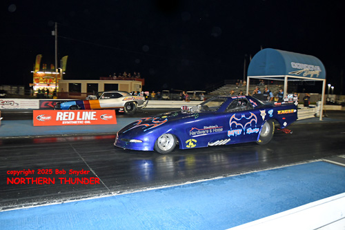 Kris Battey -'Batmobile' (near lane) vs 
Jordan Ballew - 'Ballew Thunder' (far lane)